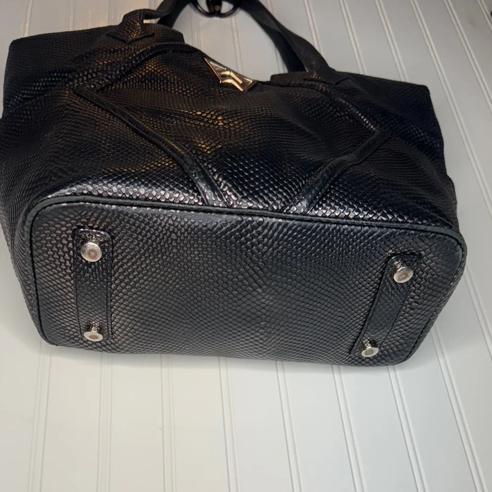 Kelly Wynne Paint the Town Tote in Black & Gold Snakeskin‎ Textured